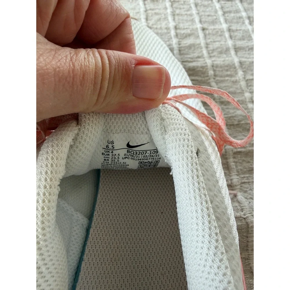 Nike Revolution 5 running shoes summit white orange pearl size 6.5